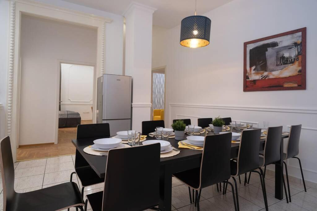 Best Located, 150 M2 5 Bedrooms Apt., Budapešť Exteriér fotografie