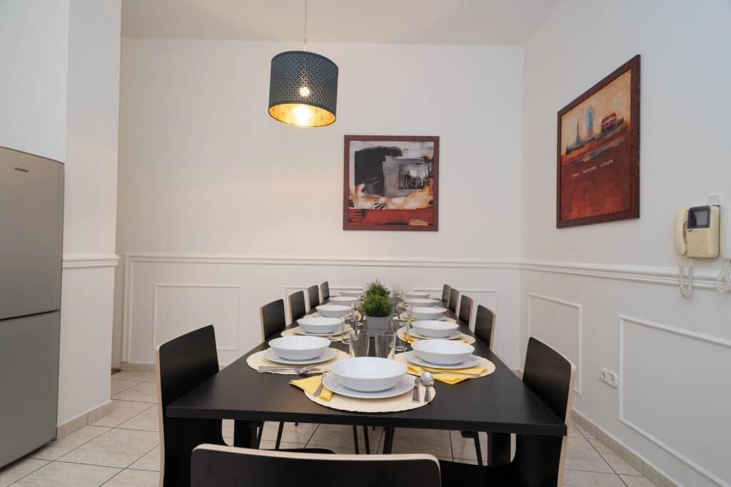 Best Located, 150 M2 5 Bedrooms Apt., Budapešť Exteriér fotografie