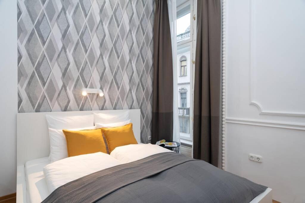 Best Located, 150 M2 5 Bedrooms Apt., Budapešť Exteriér fotografie
