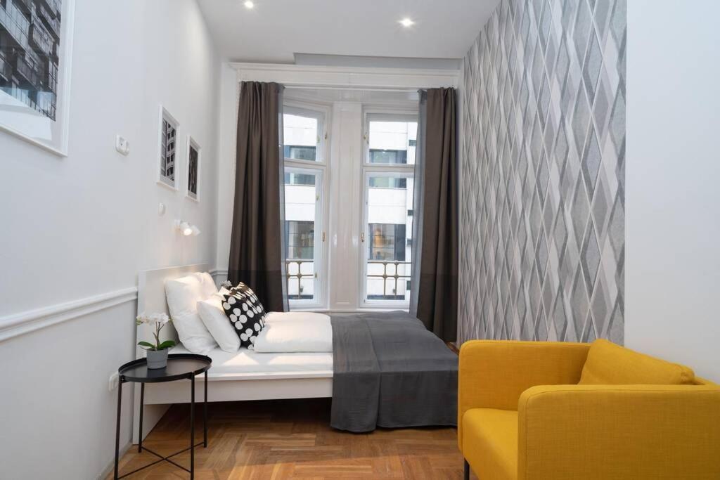 Best Located, 150 M2 5 Bedrooms Apt., Budapešť Exteriér fotografie